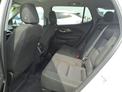 Used 2023 GMC Terrain SLE w/ Driver Convenience Package image 9