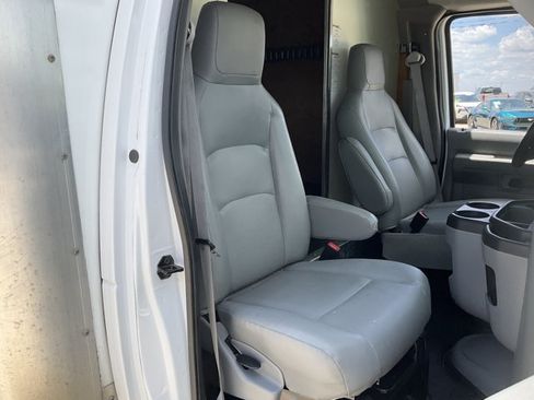 Used 2026 Ford E-450 and Econoline 450 Super Duty w/ Power Equipment Group RWD image 16