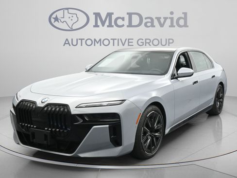 Used 2023 BMW 760i xDrive w/ Executive Package AWD/4WD image 4