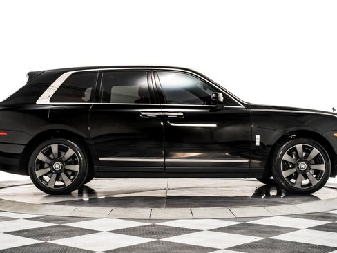 Used 2020 Rolls-Royce Cullinan AWD/4WD image 39