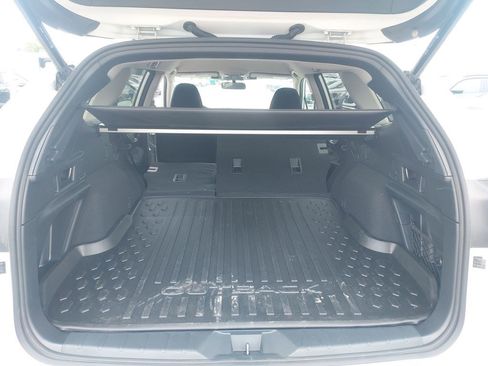 Used 2025 Subaru Outback Premium AWD/4WD image 30
