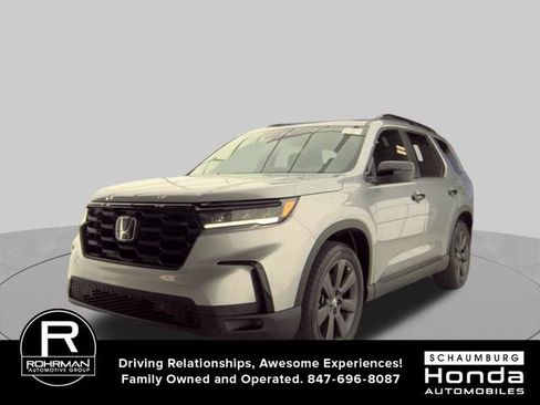 Used 2025 Honda Pilot Sport image 8
