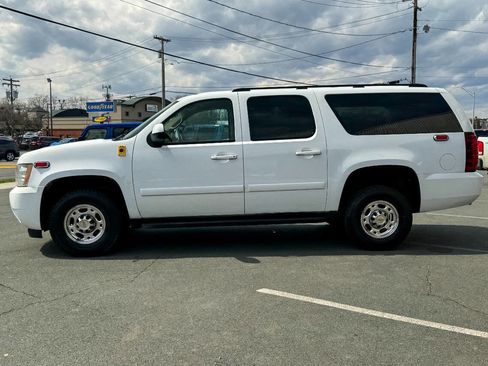 Used 2007 Chevrolet Suburban 2500 LT AWD/4WD image 7