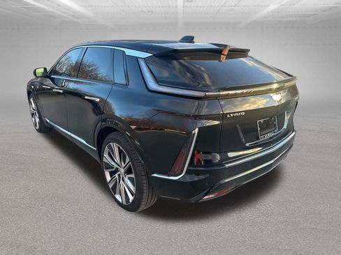 Certified 2025 Cadillac Lyriq Luxury image 8