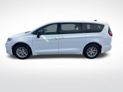 Used 2024 Chrysler Pacifica Touring-L