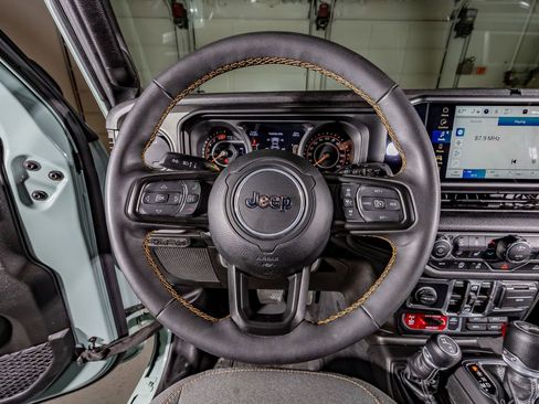 Used 2024 Jeep Wrangler Willys image 19