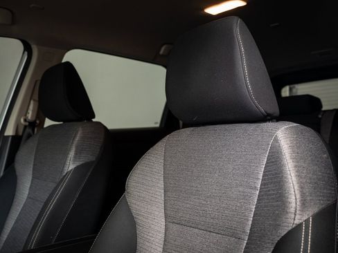 Used 2023 Nissan Rogue SV image 18