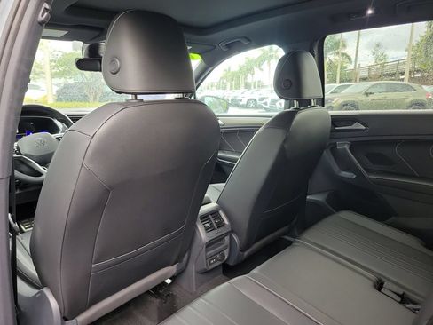 Used 2023 Volkswagen Tiguan SE R-Line FWD image 11