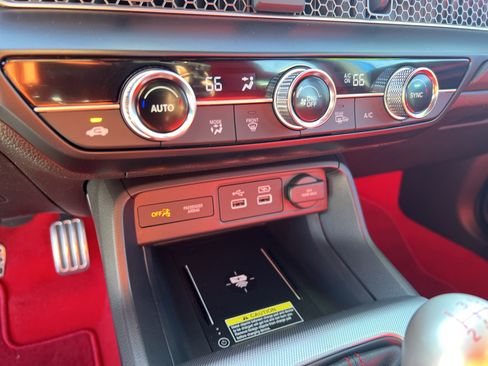 Used 2025 Honda Civic Type R image 7