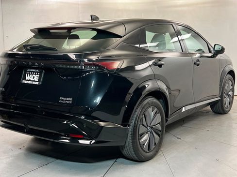 Used 2024 Nissan Ariya AWD image 5