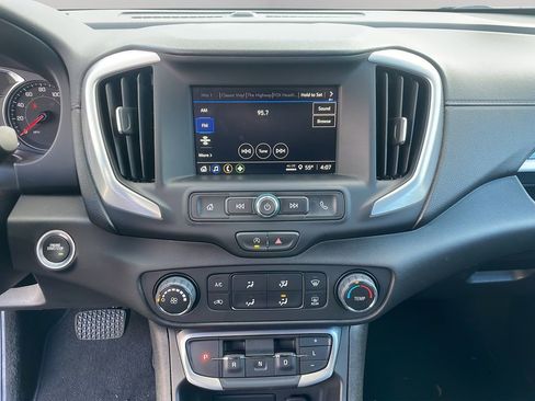 Certified 2024 GMC Terrain SLE image 15