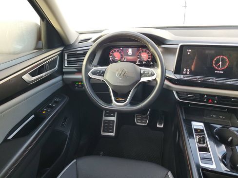 Used 2024 Volkswagen Atlas Peak Edition SE AWD/4WD image 14