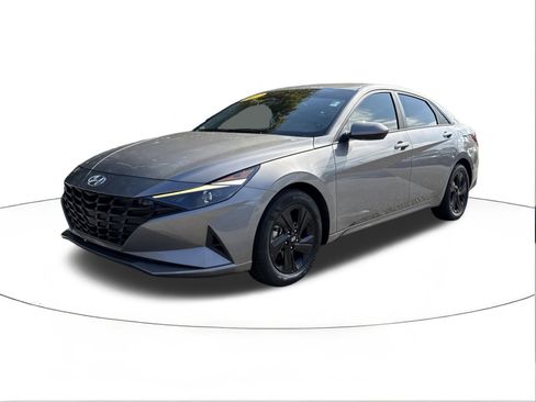 Certified 2022 Hyundai Elantra SEL image 7