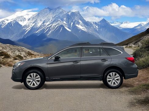 Used 2018 Subaru Outback 2.5i image 2