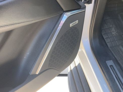 Used 2018 Cadillac Escalade ESV Luxury image 24