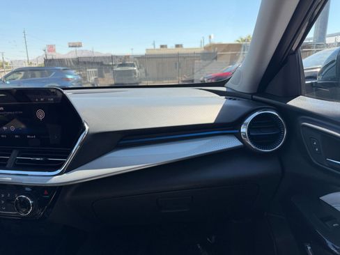 Used 2025 Chevrolet Trax LT image 34