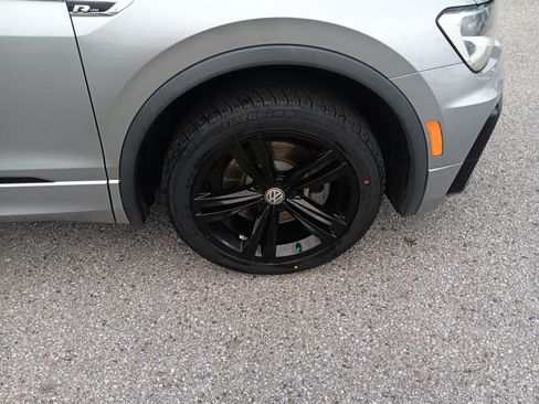 Used 2019 Volkswagen Tiguan SEL R-Line AWD/4WD image 8