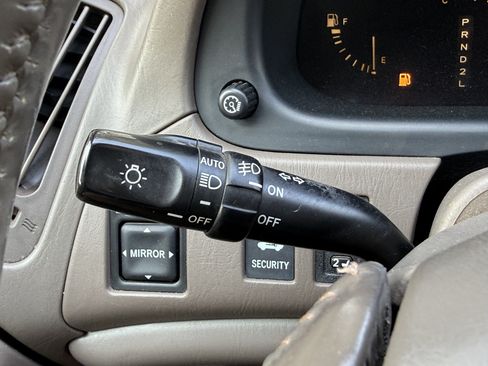 Used 1999 Lexus RX 300 w/ Premium Pkg FWD image 26