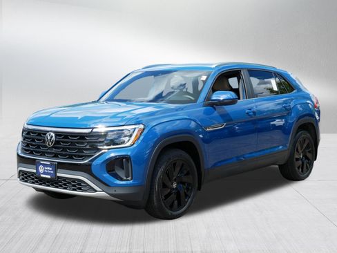 Certified 2025 Volkswagen Atlas Cross Sport SE AWD/4WD image 3