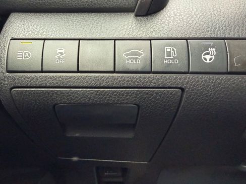 Used 2021 Toyota Camry SE w/ Cold Weather Package image 38