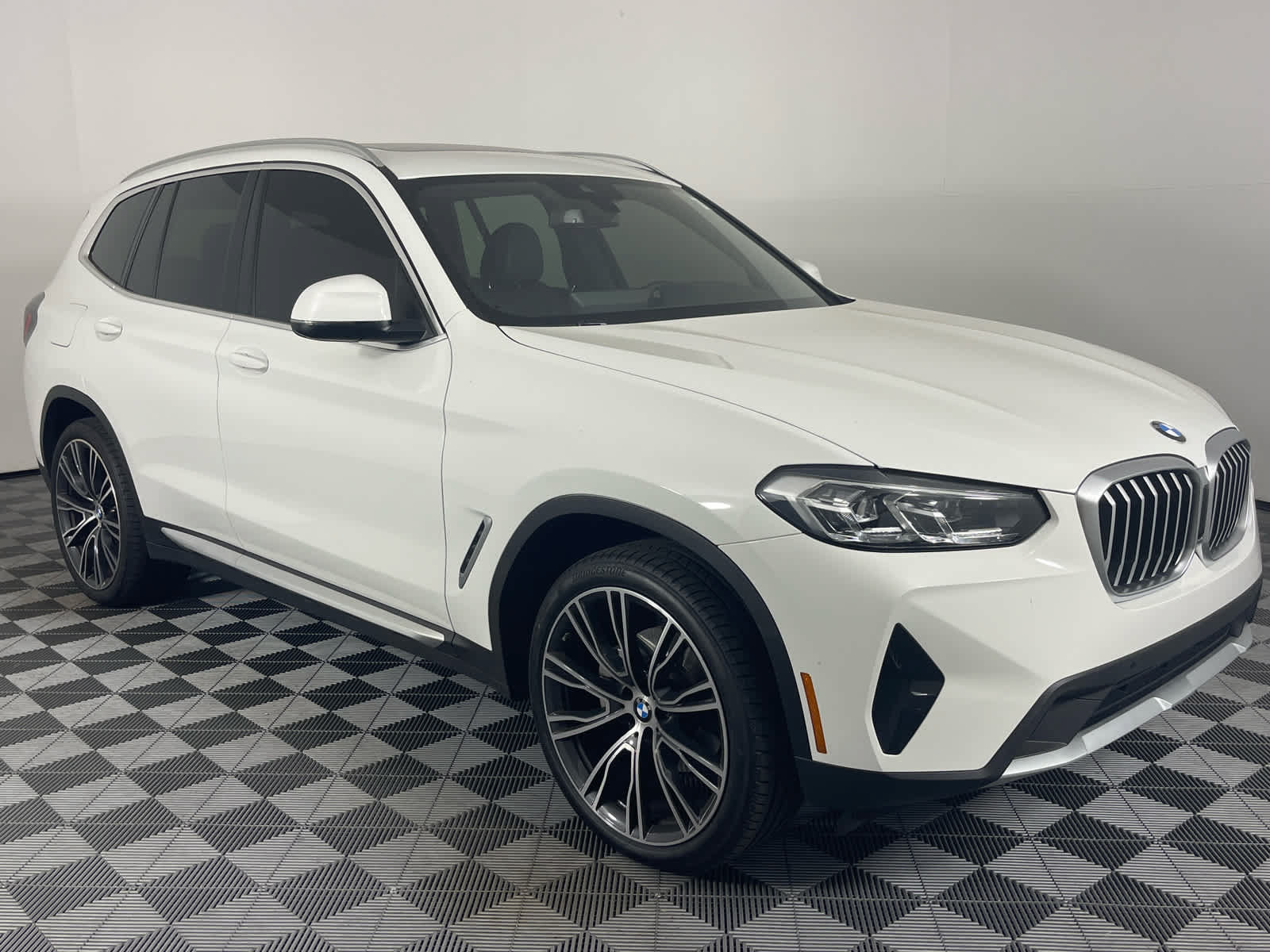 Used 2024 BMW X3 xDrive30i w/ Premium Package AWD/4WD image 1
