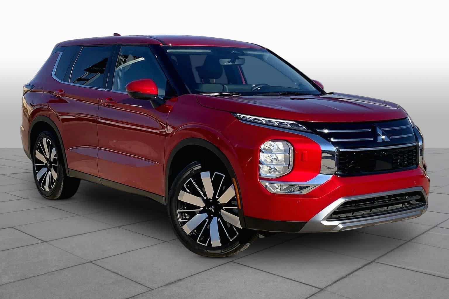 Used 2025 Mitsubishi Outlander SE AWD/4WD image 3
