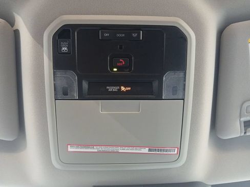 Used 2024 Toyota Tundra Limited AWD/4WD image 7