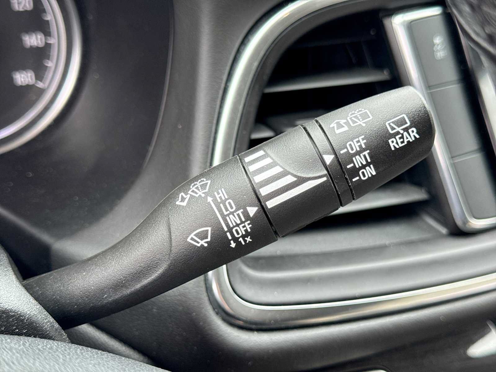 Used 2020 Buick Enclave Essence FWD image 41