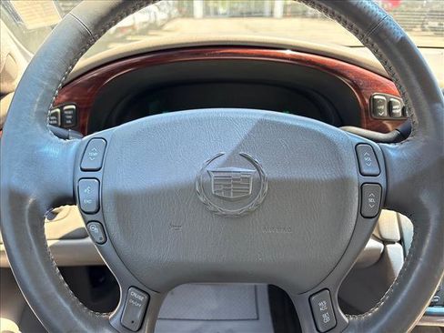 Used 2004 Cadillac De Ville Sedan w/ Equipment Group image 16