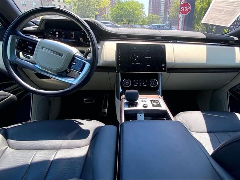 Used 2023 Land Rover Range Rover SE AWD/4WD image 15