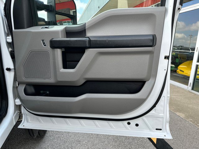 Used 2019 Ford F550 4x4 Regular Cab Super Duty image 22