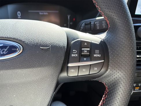 Used 2025 Ford Escape ST-Line image 23