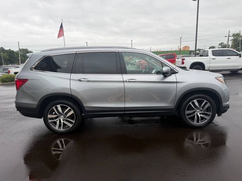 Used 2017 Honda Pilot Touring image 6