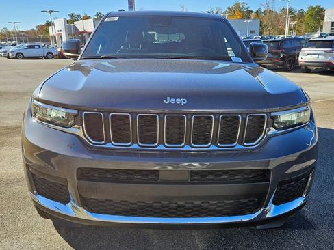 New 2025 Jeep Grand Cherokee L Laredo image 2