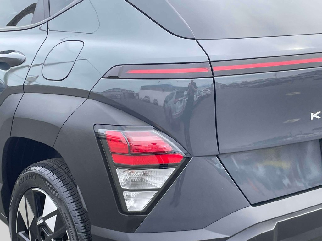 Used 2024 Hyundai Kona SEL AWD/4WD image 11