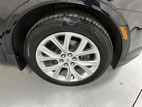 Used 2018 Cadillac XT5 Luxury w/ Driver Awareness Package image 19