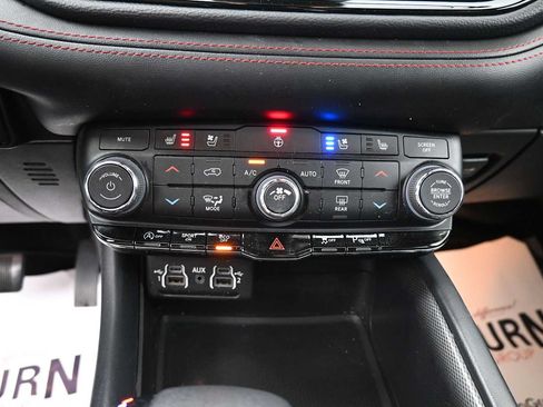 Used 2023 Dodge Durango GT AWD/4WD image 9