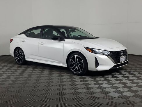 Used 2024 Nissan Sentra SR image 2
