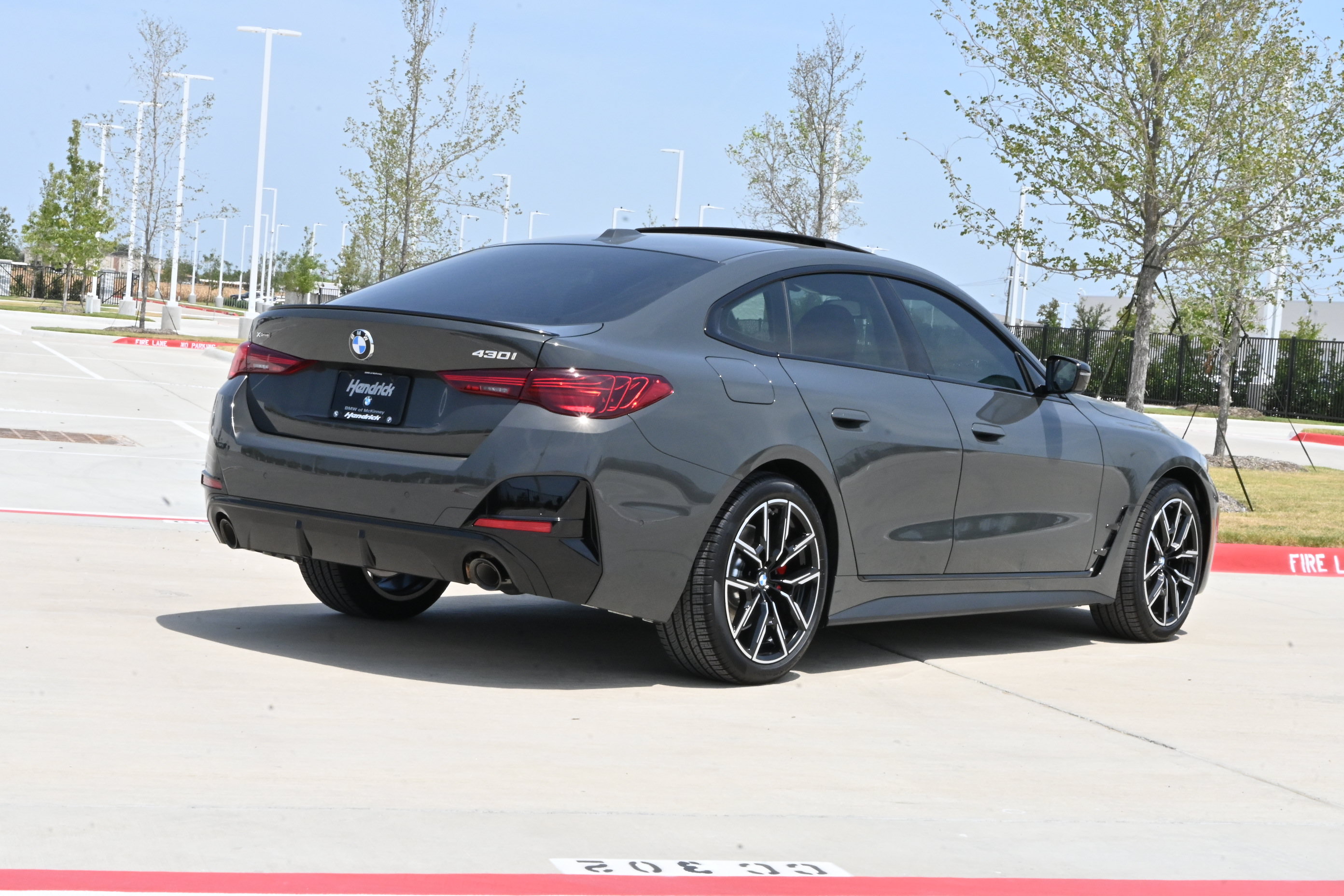 New 2026 BMW 430i xDrive w/ M Sport Package AWD/4WD image 8