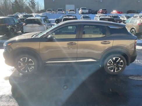 New 2026 Nissan Kicks SV w/ SV Premium Package image 8