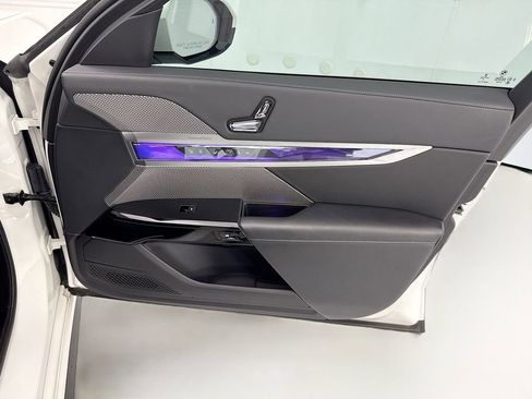 Certified 2023 BMW 740i RWD image 24