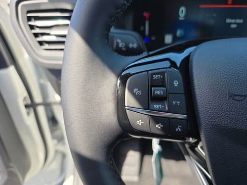 New 2025 Ford Escape SE image 23