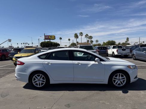 Used 2015 Ford Fusion SE image 11