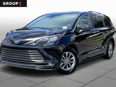 Used 2025 Toyota Sienna XLE