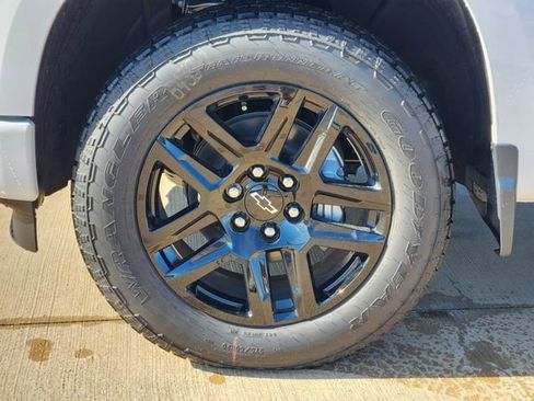 New 2026 Chevrolet Silverado 1500 Custom w/ Turbomax Blackout Package AWD/4WD image 12