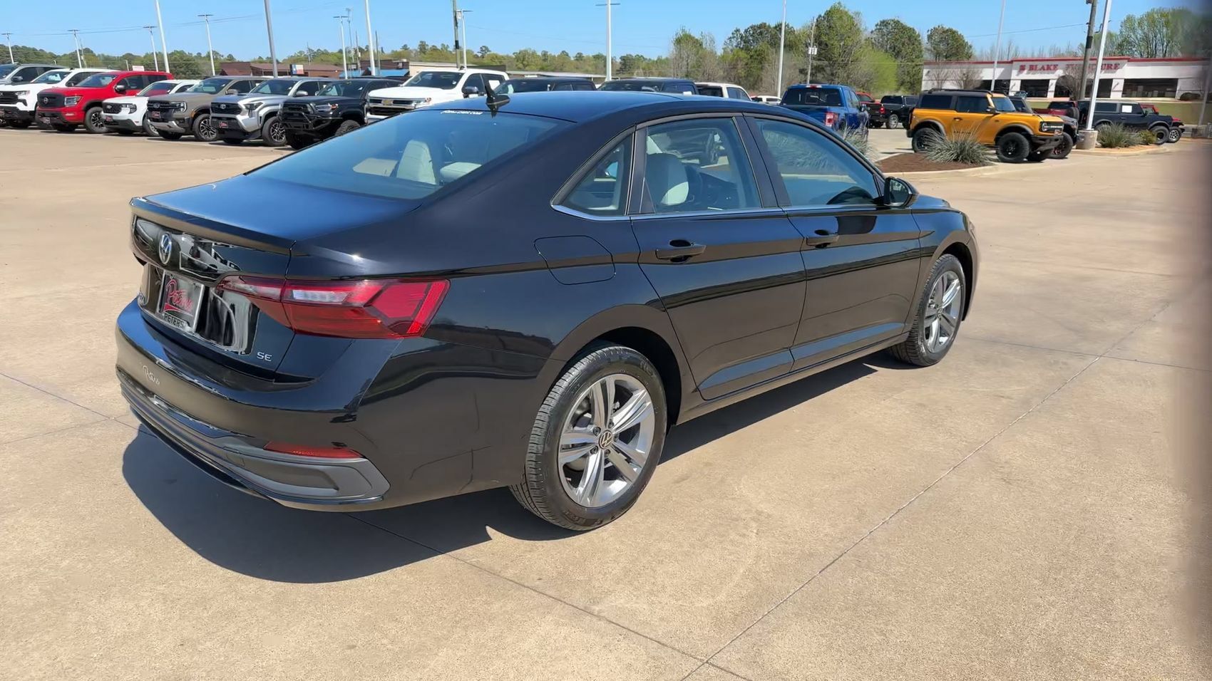 Used 2024 Volkswagen Jetta SE FWD image 9