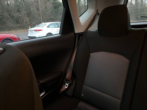 Used 2025 Kia Soul LX w/ LX Technology Package image 37