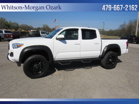 Used 2022 Toyota Tacoma SR image 5