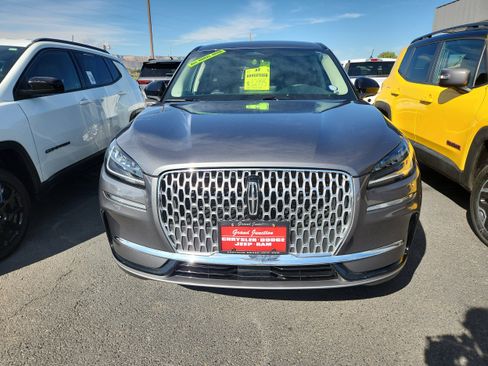Used 2023 Lincoln Corsair AWD image 3