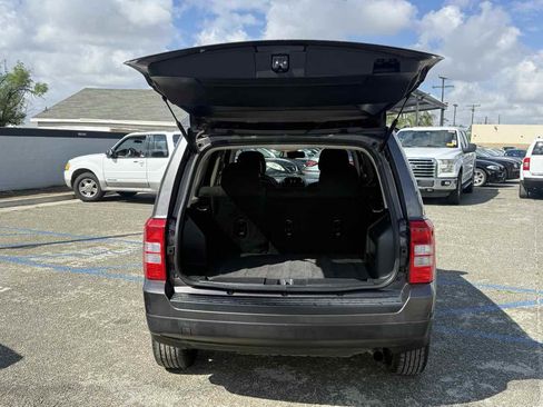 Used 2016 Jeep Patriot Latitude FWD image 21